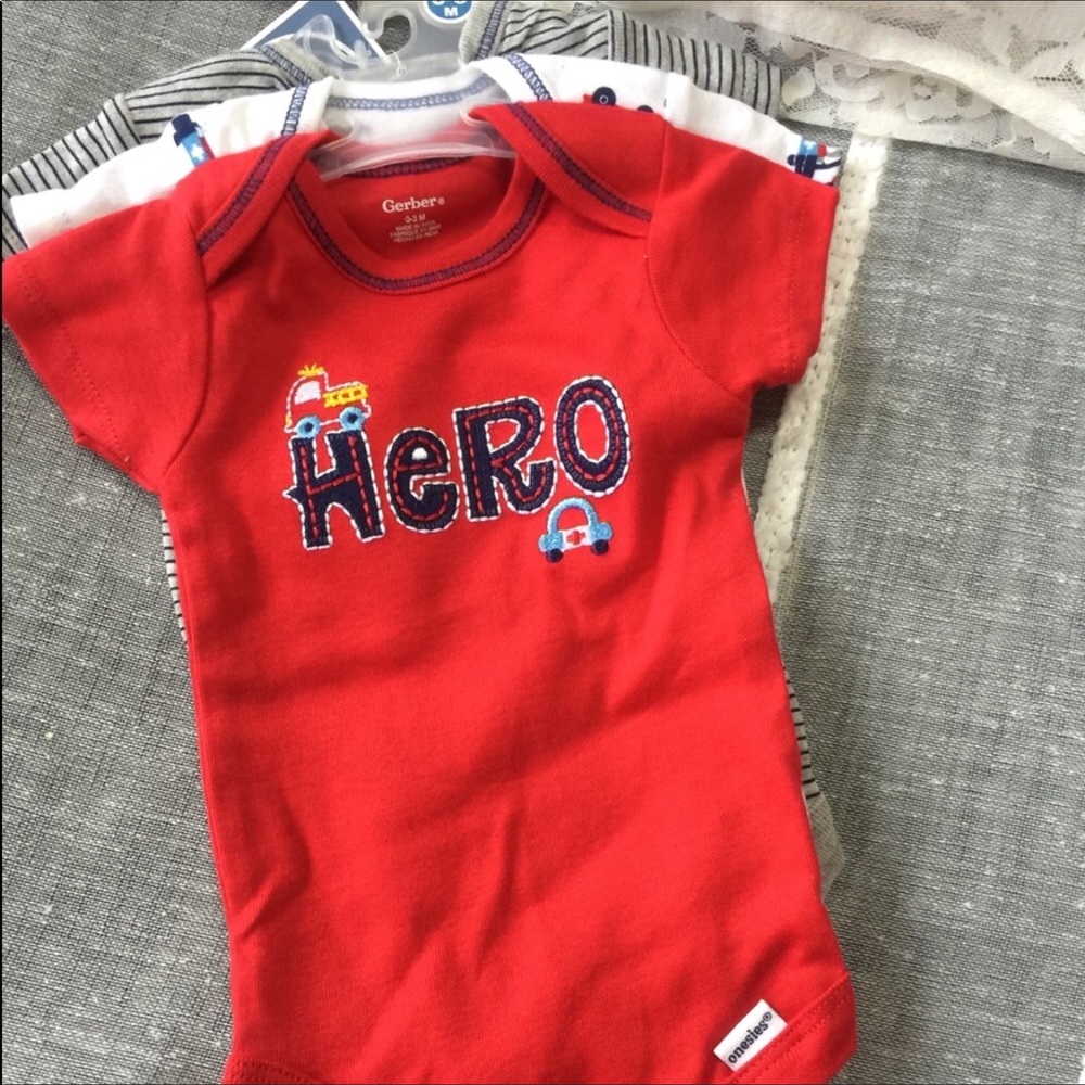 Gerber Baby Lot of Onesies. 0-3 months NWT